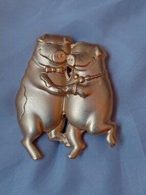 JJ Dancing Pigs Brooch